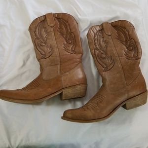 Adorable cowgirl boots